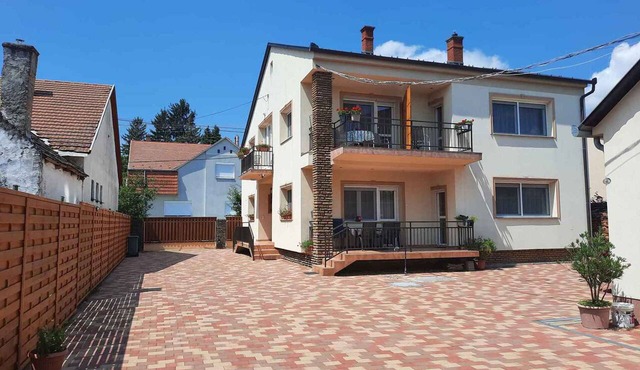 Holiday apartment with Wi-Fi and air conditioning