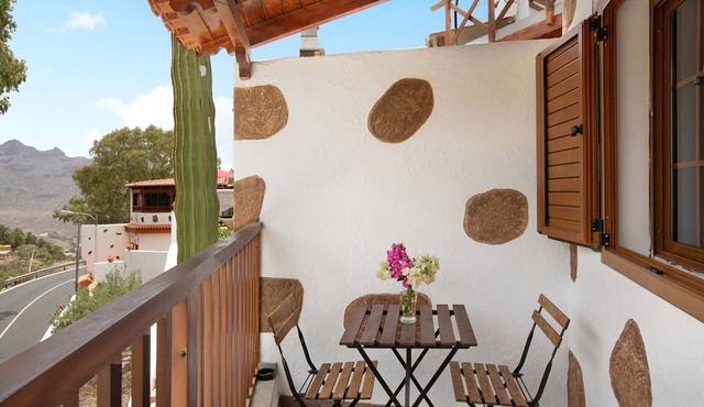 Holiday Home 'Cottage Santa Lucía 2' with Mountain View, Balconies & Wi-Fi