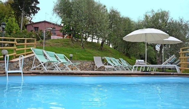 holiday flat 'Dependance Gina' with pool