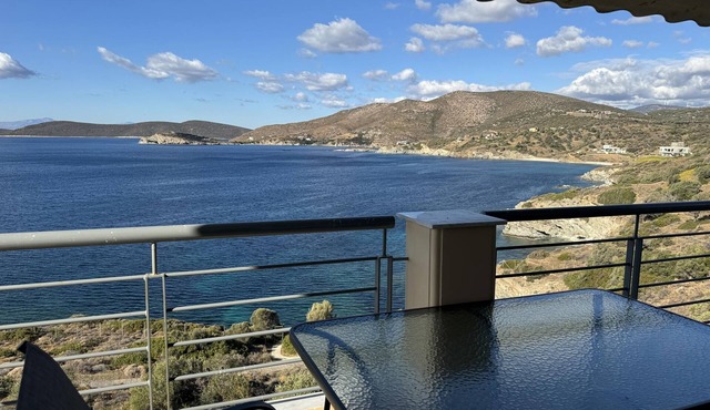 Holiday flat in a fantastic location right by the sea, direct beach access, Eubo