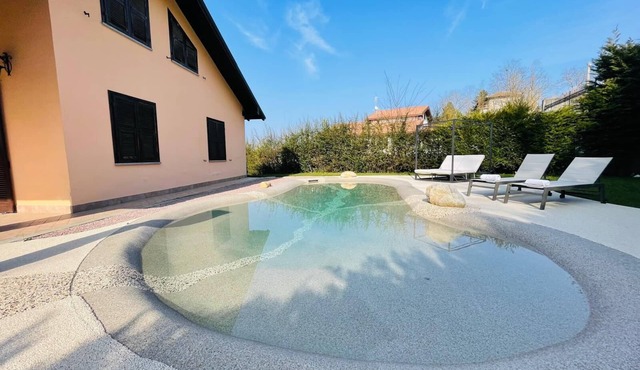 Holiday Flat in Villa with pool