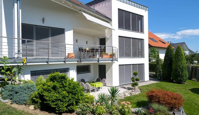 Holiday flat with beautiful garden