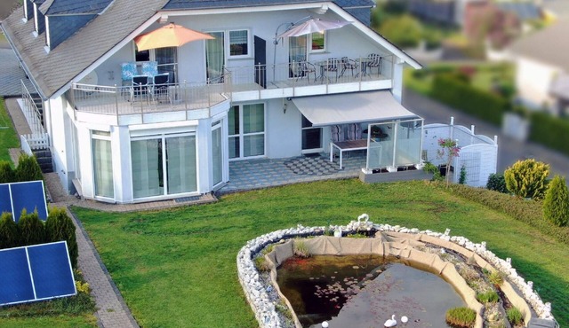 Holiday flat with garden and large balcony