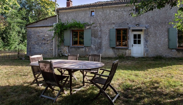 Holiday Home "Gîte De Chez Chenon" with Private Garden