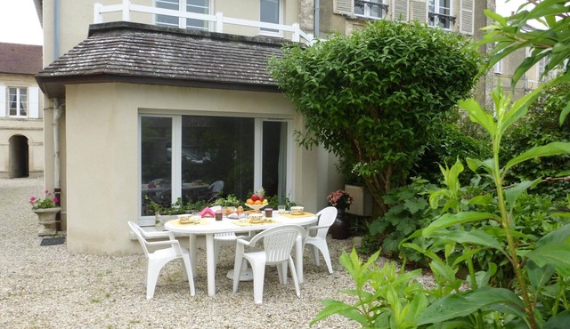Holiday Home in Arromanches by Sandy Beach
