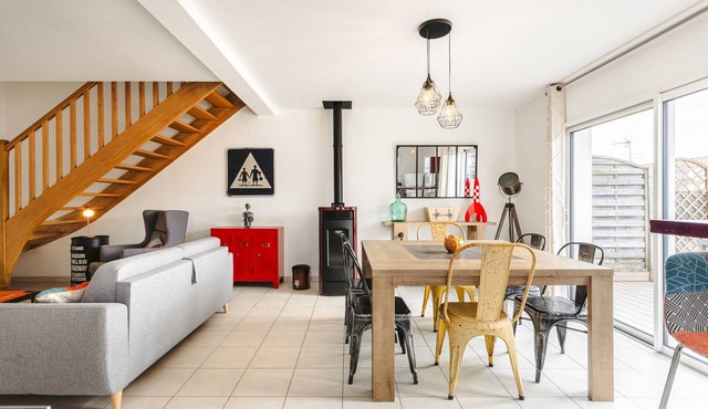 Holiday Home “Entre Plage et Marais” with Private Terrace and Wi-Fi