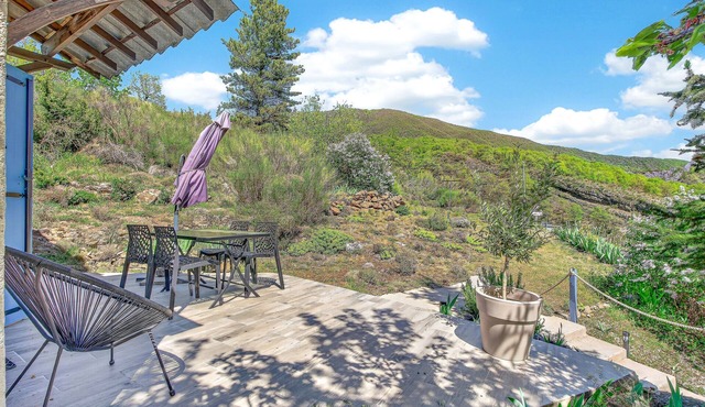 Holiday Home 'Les Iris' with Mountain View, Private Terrace and Wi-Fi