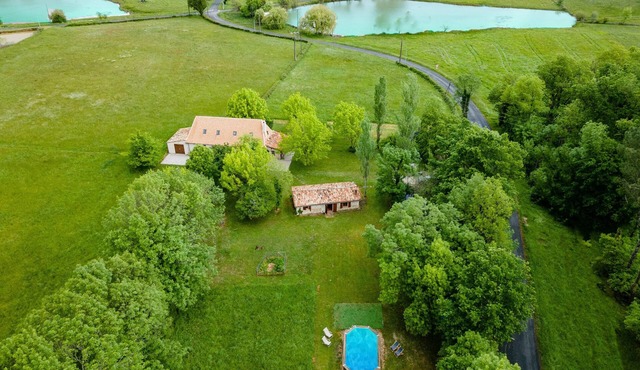 Holiday Home 'Nature Et Authenticité' with Private Pool, Private Terrace and Private Garden