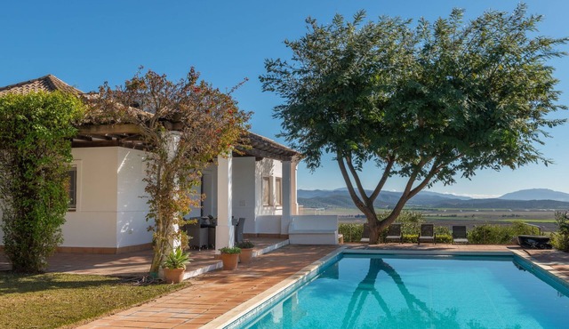 Holiday Home 'Dalia' with Private Pool, Wi-Fi and Air Conditioning