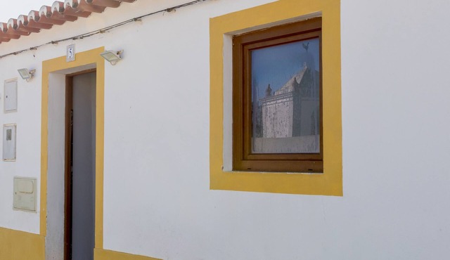 Holiday Home '5 Flores' with Wi-Fi