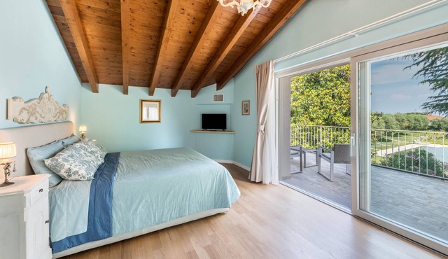 Holiday Home 'Abaye 3 Chianti Charm' with Lake View, Wi-Fi and Air Conditioning