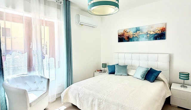 Holiday Home 'Apartment For 6 People Near The Sea' with Balcony, Wi-Fi and Air Conditioning