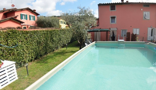 Holiday home between Lucca and the Versilia, WiFi, private pool