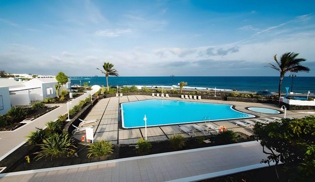 Holiday Home 'Caleta Campos 2' with Sea View, Shared Pool and Wi-Fi