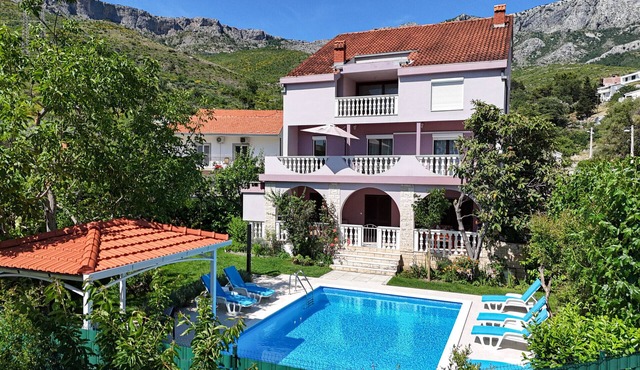 Holiday Home Calmation