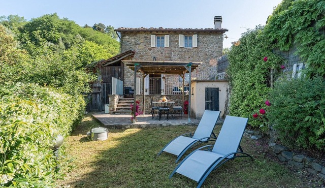 Holiday Home 'Casa Di Laino' with Private Terrace, Wi-Fi and Air Conditioning