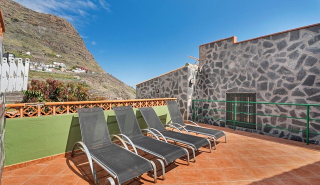 Holiday Home 'Casa Rural Ondina B' with Sea View, Private Terrace and Wi-Fi