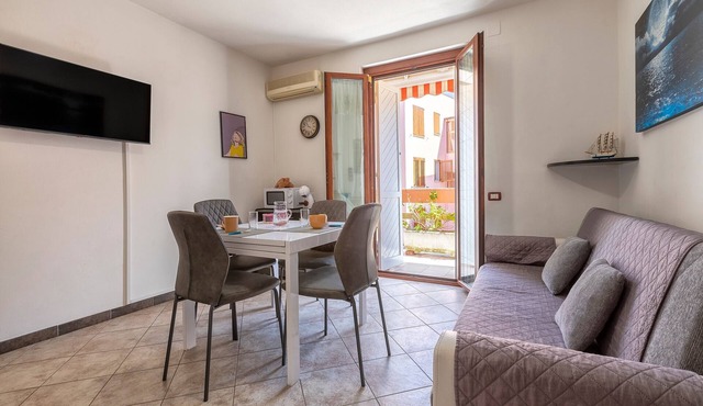 Holiday Home 'Casa 'Sole Del Lido' with Balcony and Air Conditioning