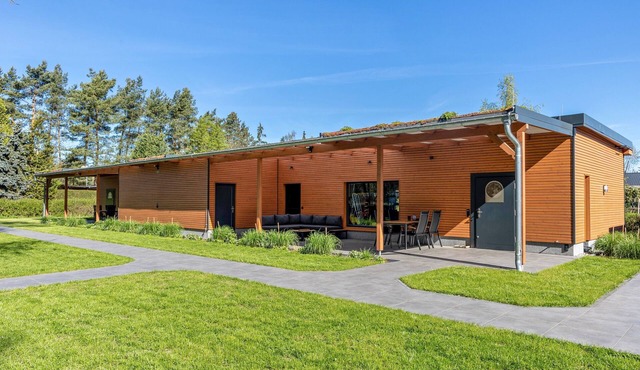 Holiday Home 'Mond am See' with Lake View, Private Terrace and Wi-Fi