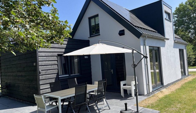 Holiday home Dirkshorn in Sint Maarten. Suitable for 6 people, 3 bedrooms.