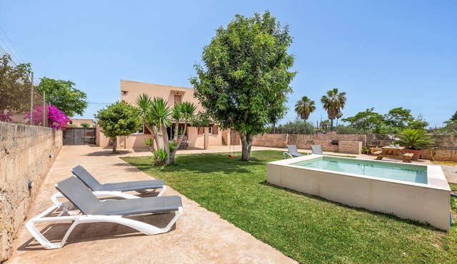 Holiday Home "Es Cos" with Garden and Wi-Fi