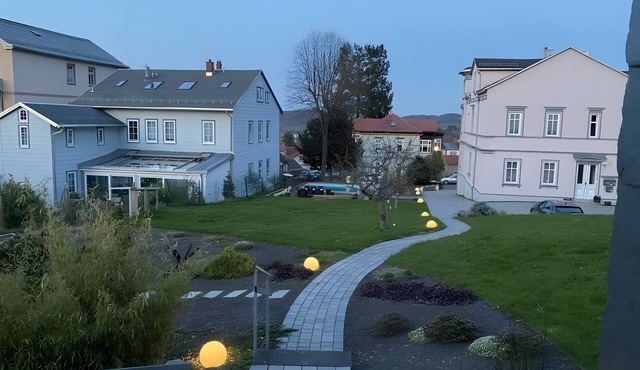 Holiday Home 'Ferienhäuschen Gartenblick' with Private Terrace and Wi-Fi