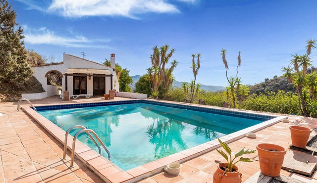 Holiday Home 'Finca Arroyo De Las Adelfas' with Mountain View, Private Pool and Wi-Fi
