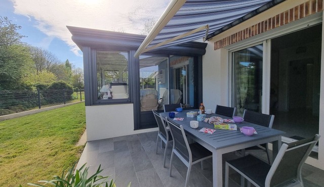 Holiday home for 8, near beach and sailing in Sarzeau, pets allowed