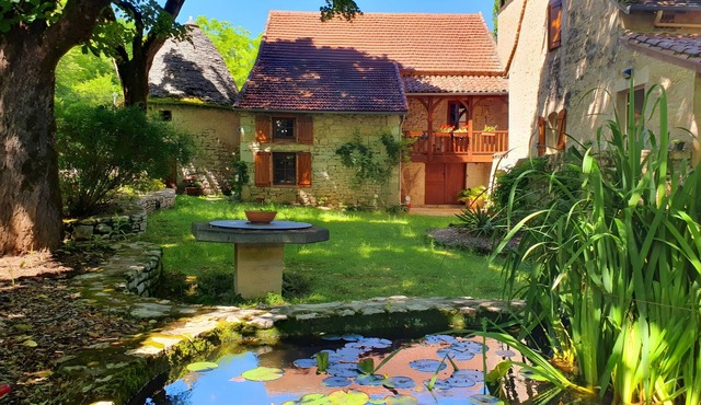 Holiday Home “Gîte Les Tilleuls” with Shared Terrace, Communal Garden and Wi-Fi