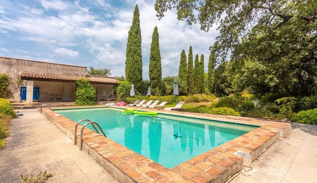 Holiday Home 'Grand Mas Provencal - 9 Ch - 18 Per' with Mountain View, Private Pool and Wi-Fi