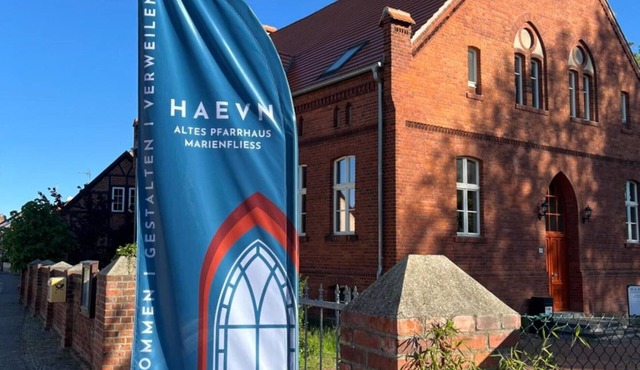 Holiday Home 'Haevn Altes Pfarrhaus Marienfließ' with Private Terrace, Private Garden and Wi-Fi