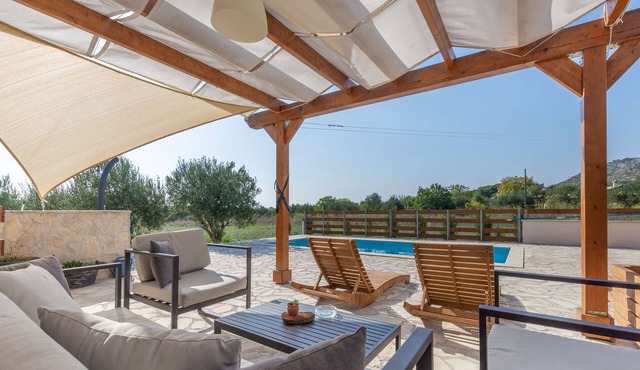Holiday Home in Donje Polje near Seabeach