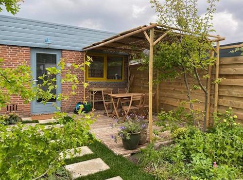 Holiday Home in Noordwijkerhout near Lake