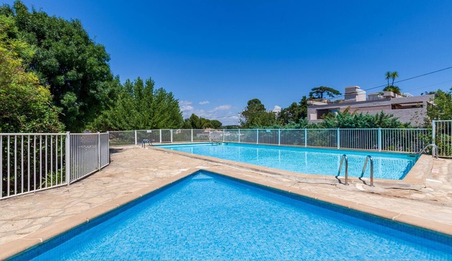 Holiday Home “Jolie Maison Proche Plage” with Pool, Mountain View and Wi-Fi