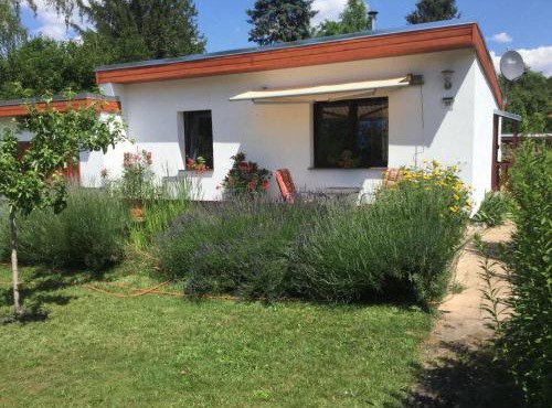Holiday Home Kleines Ferienhaus in Rangsdorf mit großem Garten by Interhome