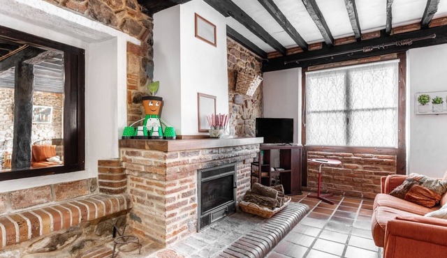 Holiday Home 'La Jomeruca' with Mountain View, Balcony and Wi-Fi