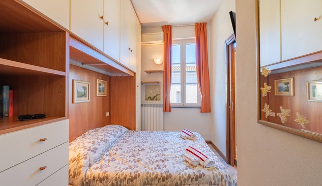 Holiday Home 'La Torretta - By The Walls' with Wi-Fi and Air Conditioning