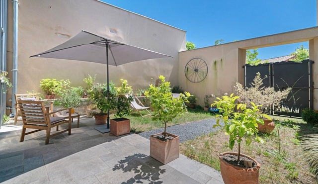 Holiday Home “Le Logis Des Abeilles” with Mountain View, Private Terrace and Wi-Fi