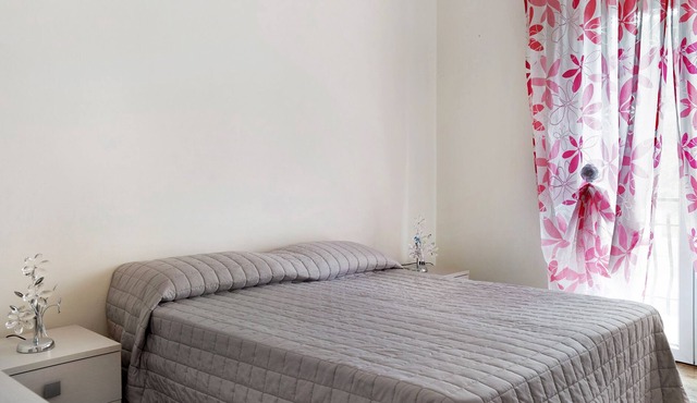 Holiday Home 'Le Rose' with Mountain View, Balcony and Wi-Fi