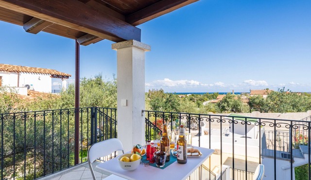 Holiday Home 'Loredana' with Sea View, Wi-Fi and Air Conditioning