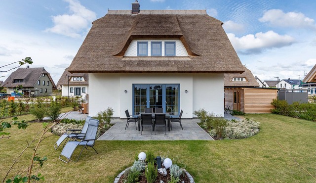 Holiday Home 'Maison Mer Baltique' with Sea View, Private Terrace and Wi-Fi