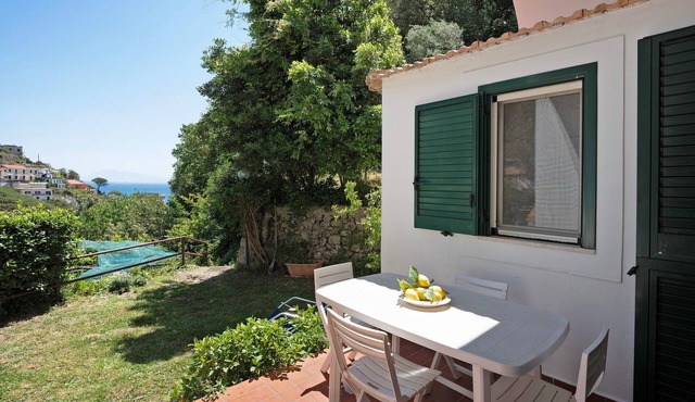 Holiday Home 'Mare E Limoni' with Sea View, Wi-Fi and Air Conditioning