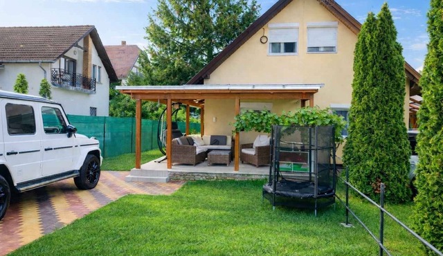 Holiday home near the beach with terrace and internet