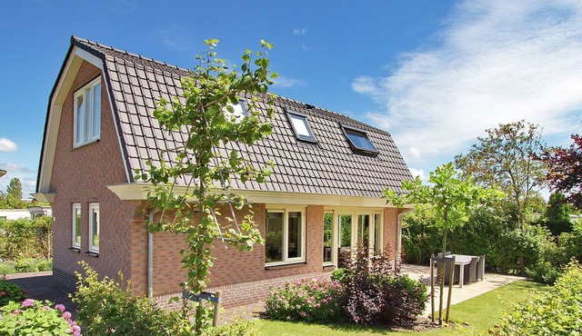 Holiday Home in Noordwijk with Sunny Garden