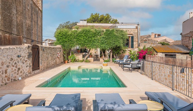 Holiday Home 'Numero Uno' with Sea View, Wi-Fi and Air Conditioning