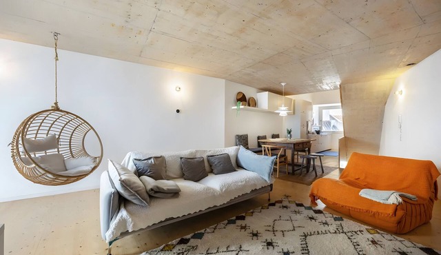 Holiday Home 'Olinda House' with Private Terrace and Air Conditioning