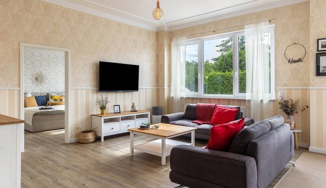 Holiday Home Optikstadt Rathenow with Terrace, Fireplace, Smart TV, Wi-Fi & Parking near Havel