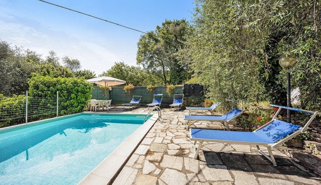 Holiday Home 'Paola E Del Poeta' with Shared Pool, Private Garden and Wi-Fi
