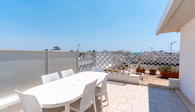 Holiday Home 'Primo Piano Vista Mare' with Private Terrace and Air Conditioning