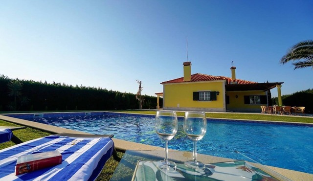 Holiday Home 'Rocha's House' with Private Pool, Private Terrace and Wi-Fi